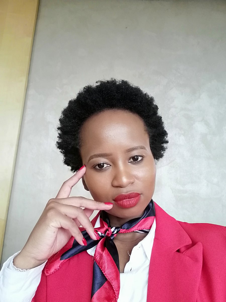 cradesh's tweet photo. All about my afro. https://t.co/JpPXKoRjaC