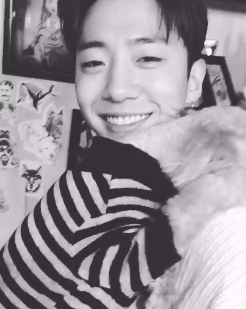 BapHourly's tweet photo. 🥺 https://t.co/Bo7uX0LULq