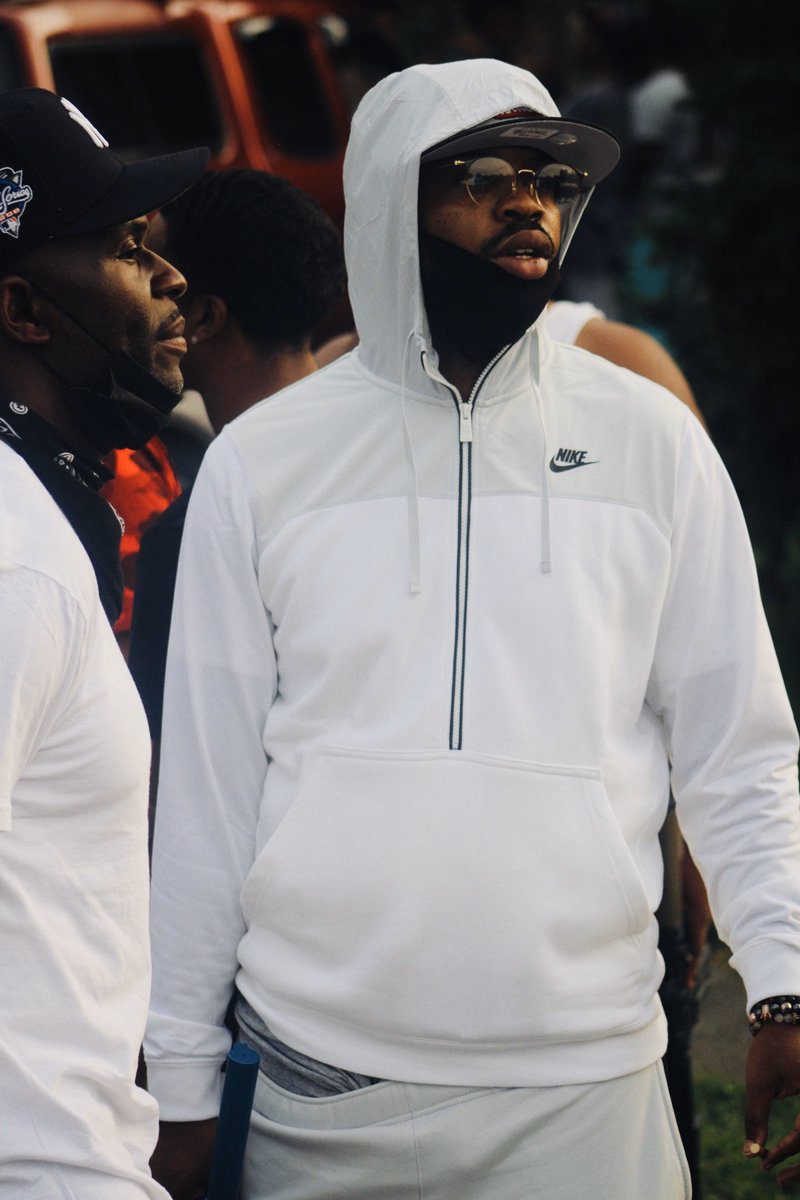 ABM_CAPO's tweet photo. I’m “Got 5 thousand on the 4 I gotta hit this for the team, rolling dice hitting my black yelling 3 hoes and me” #4THEPOINT OTW

#MARTI #EST #CMG #ABMFAO #RIATA #REALRAP #ALLIKNOW #THEILLEST https://t.co/CYypP6tLPC