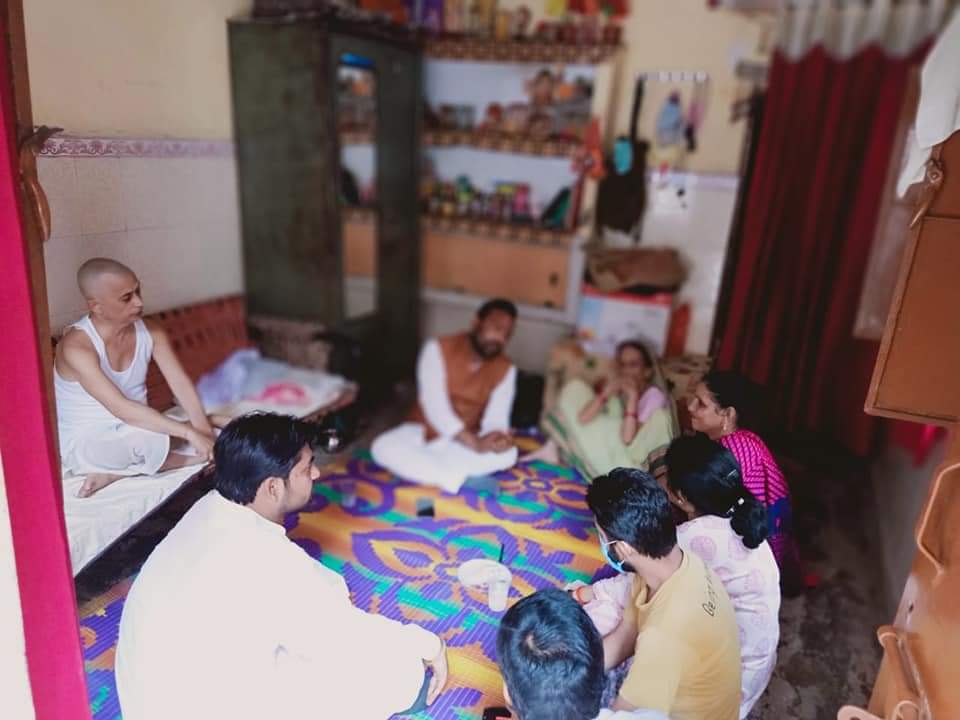 VINAYGU25185177's tweet photo. #आज_14_9_2020_को #गोविन्द_नगर_विधानसभा_मे_दबौली #मार्केट_शारदा_नगर_गुजैनी_सी_ब्लॉक  #मे_व्यक्तिगत_लोगो_से_कमरा_बैठक #करी_और_उनसे_आशीर्वाद_लिया 
#2022लक्ष्य_
#घर #घर_बैठक_विनय_गुप्ता_212गोविंद_नगर_विधानसभा
#अखिलेश_यादव_ज़िन्दाबाद 🇧🇾
@yadavakhilesh 
@MPDharmendraYdv https://t.co/vx8E9lEXnI