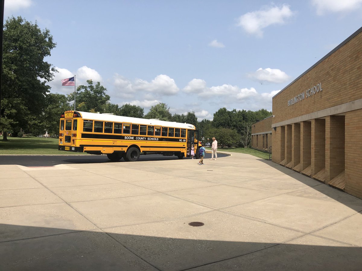 BES_Eagles's tweet photo. We have @BES_Eagles in the building today! Nothing brightens a school building more than smiling faces and student voices! @Boone_County https://t.co/BumkQa7qHz