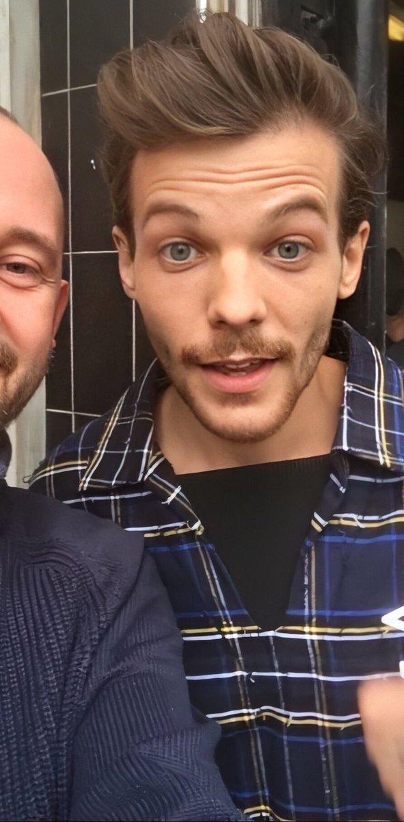 LOUIS SAYS HI