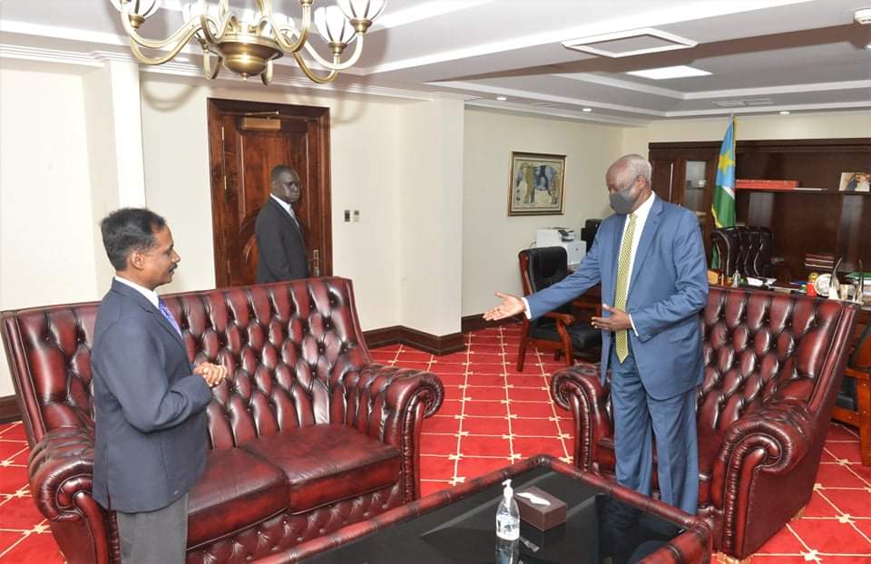 StateHouse_J1's tweet photo. The Minister of Presidential Affairs, Nhial Deng Nhial met with the Indian Ambassador to South Sudan, Shri  S.D. Moorthy. India will provide more scholarship opportunities to South Sudanese students to study in India,  and build a health facility in Juba. https://t.co/fhwD0Kydm5