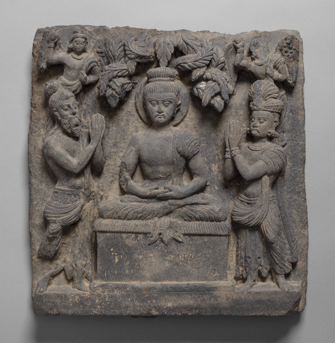 JeffreyKotyk's tweet photo. "Buddha Worshipped by the Gods Indra and Brahma. Date:
Kushan period, 1st/2nd century. Pakistan. Ancient region of Gandhara." Art Institute Chicago. https://t.co/JdZWxWO91s https://t.co/Pu1yq0539W
