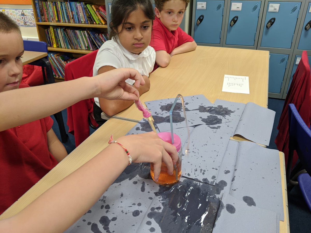 DringhousesPS's tweet photo. Class 9 started their new science topic with lots of fun, exploratory learning today. We made models of one of the chambers of the heart to see how it worked. #DringScience https://t.co/yudXJIDYJA