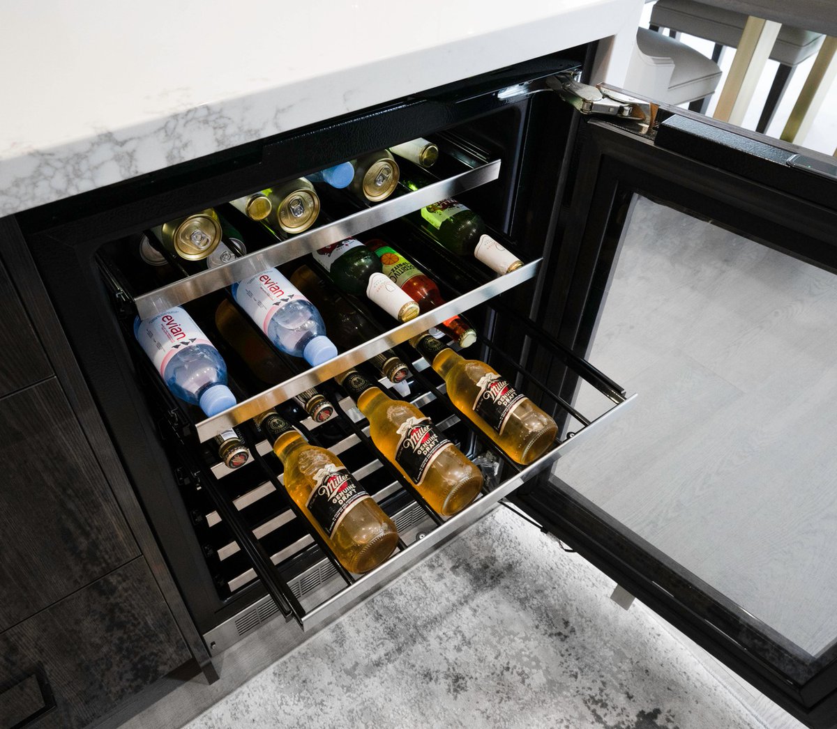 PureKitchensInc's tweet photo. When it comes to elevating your kitchen, you can never go wrong with a built-in beverage fridge. It's the perfect addition for entertaining your family and loved ones. π»
#PureKitchens #CustomMade https://t.co/ZXv1QZN4Hl