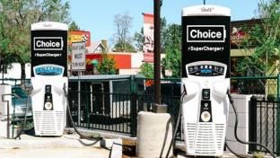 CSNewsOnline's tweet photo. Choice Market 'Amps' Up Delivery at New Flagship Store https://t.co/WgJFrniR9N #cstore #smalloperator #flagship #mobileapp #pickup #delivery #CSNewsOnline https://t.co/38vnAn2yTH