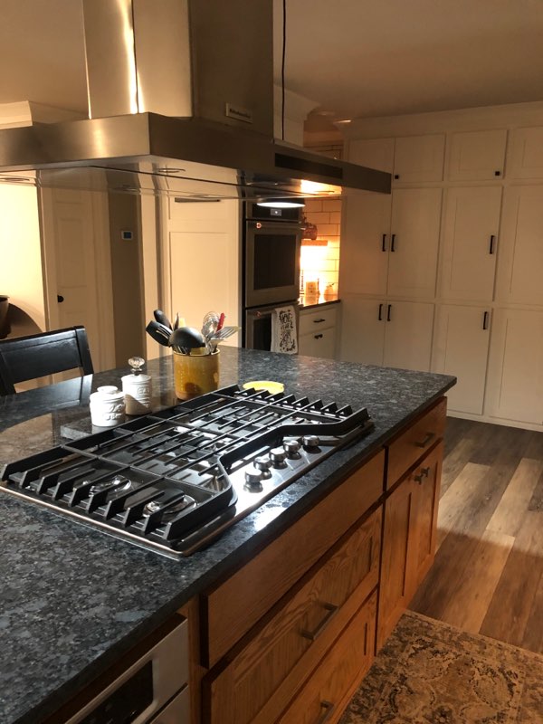 AlphaCounterTop's tweet photo. "Sending you after pics. SO happy with our beautiful granite!! Thanks for everything!" - Bruce & Melissa Swanson.
Thanks so much, Bruce & Melissa. You all were great to work with! Thanks for choosing Alpha!!
#AlphaCountertops #steelgray #granite #therivervalley #centralarkansas https://t.co/tunIOodqyq
