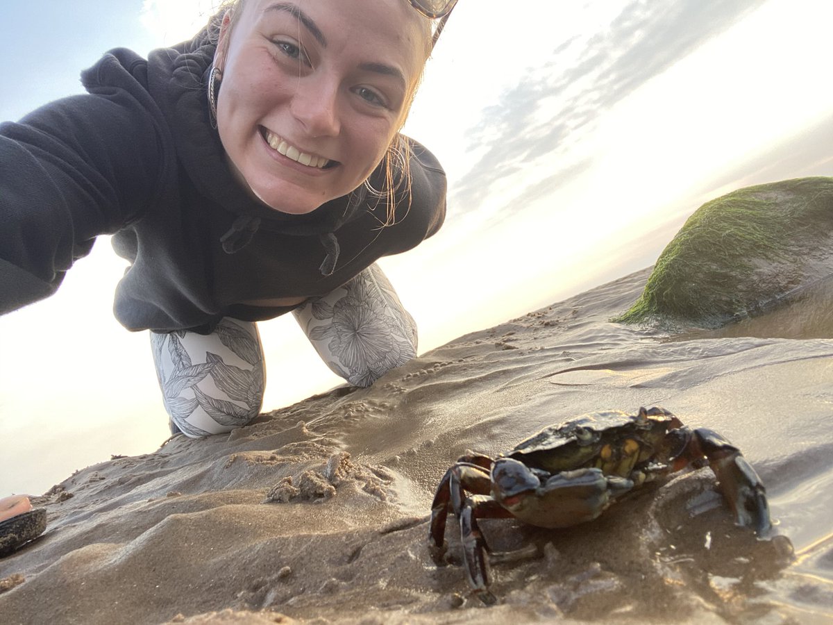 AmyL_Burgess's tweet photo. Having a lovely staycation🌏🌈 Looking forward to coming back all refreshed for my best adventure yet 🧬 #tminus2weeks https://t.co/wWlSshdfma