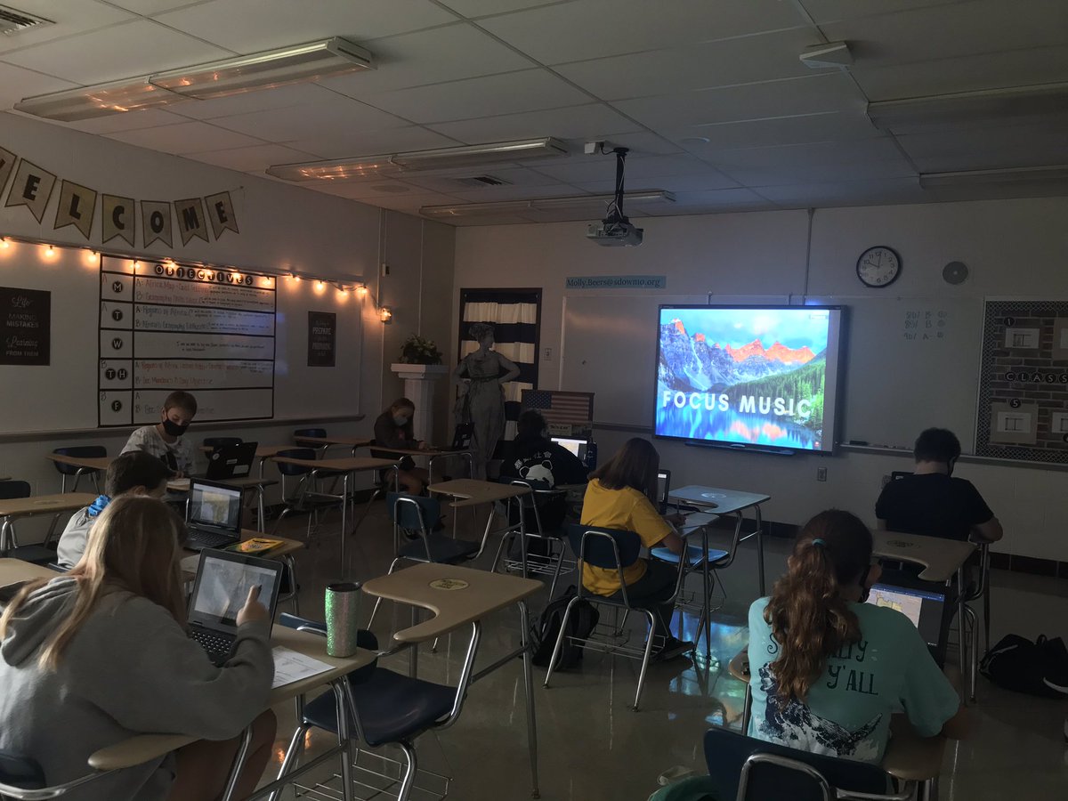 MrsMBeers's tweet photo. World Geography at @WMSSDOW is off to a great start! Today is all about locating &amp; labeling different African countries and geographic regions! #simplysocialstudies #teach #geography https://t.co/S9Tb4k4Rc7
