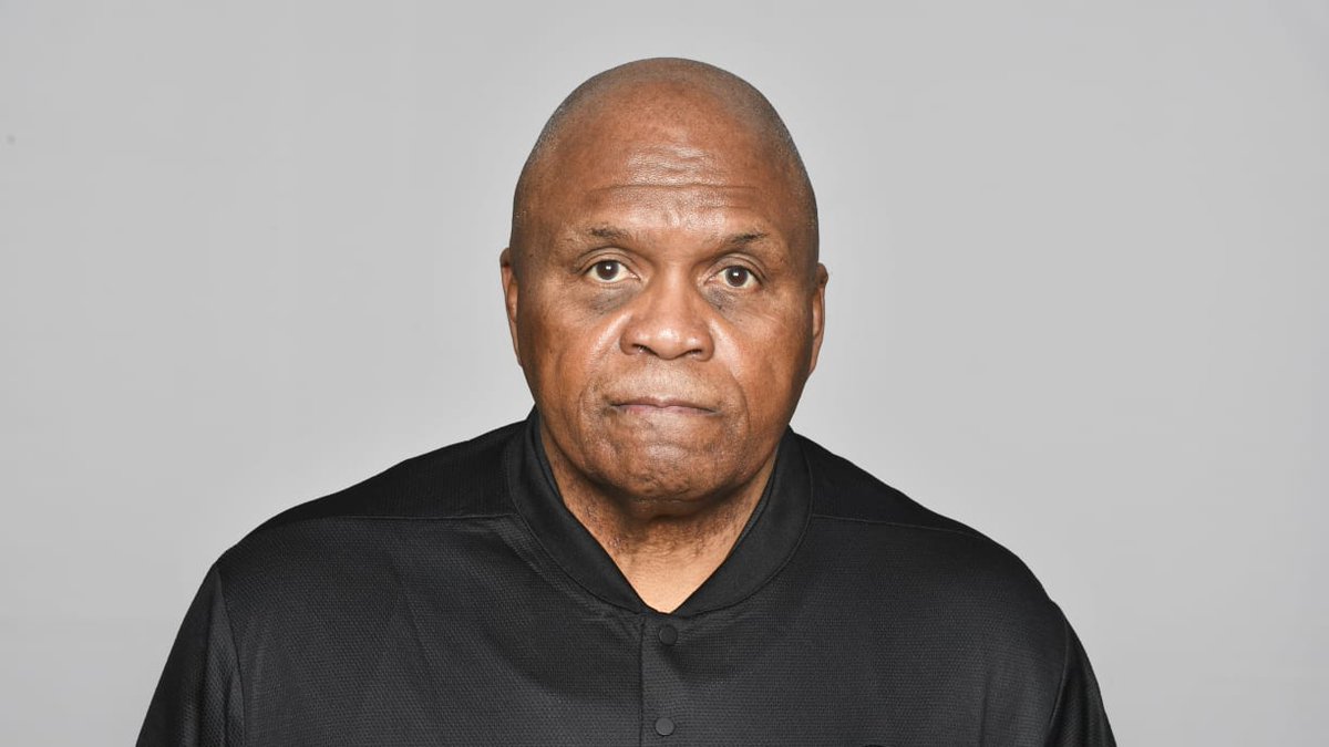 BamaStateSports's tweet photo. Catch former Hornet and current Pittsburgh Steelers tight ends coach James Daniel (1970-73) in action tonight.

Steelers vs. Giants (MNF)
6:15 pm (CT)

#STATEofMind https://t.co/BhfS2Zr1Pp