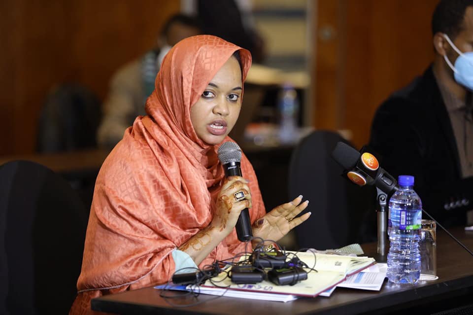 AdanechAbiebie's tweet photo. በከተማችን 2013 እስከ 2015 ድረስ የሚተገበር የመንገድ ደህንነት ስትራቴጂ ማስፈፀሚያ እቅድ ባለ ድርሻ አካላት እና የዘርፉ አመራሮች በተገኙበት ይፋ ሆኗል። https://t.co/Z4yfxyB50c