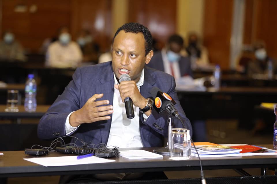AdanechAbiebie's tweet photo. በከተማችን 2013 እስከ 2015 ድረስ የሚተገበር የመንገድ ደህንነት ስትራቴጂ ማስፈፀሚያ እቅድ ባለ ድርሻ አካላት እና የዘርፉ አመራሮች በተገኙበት ይፋ ሆኗል። https://t.co/Z4yfxyB50c