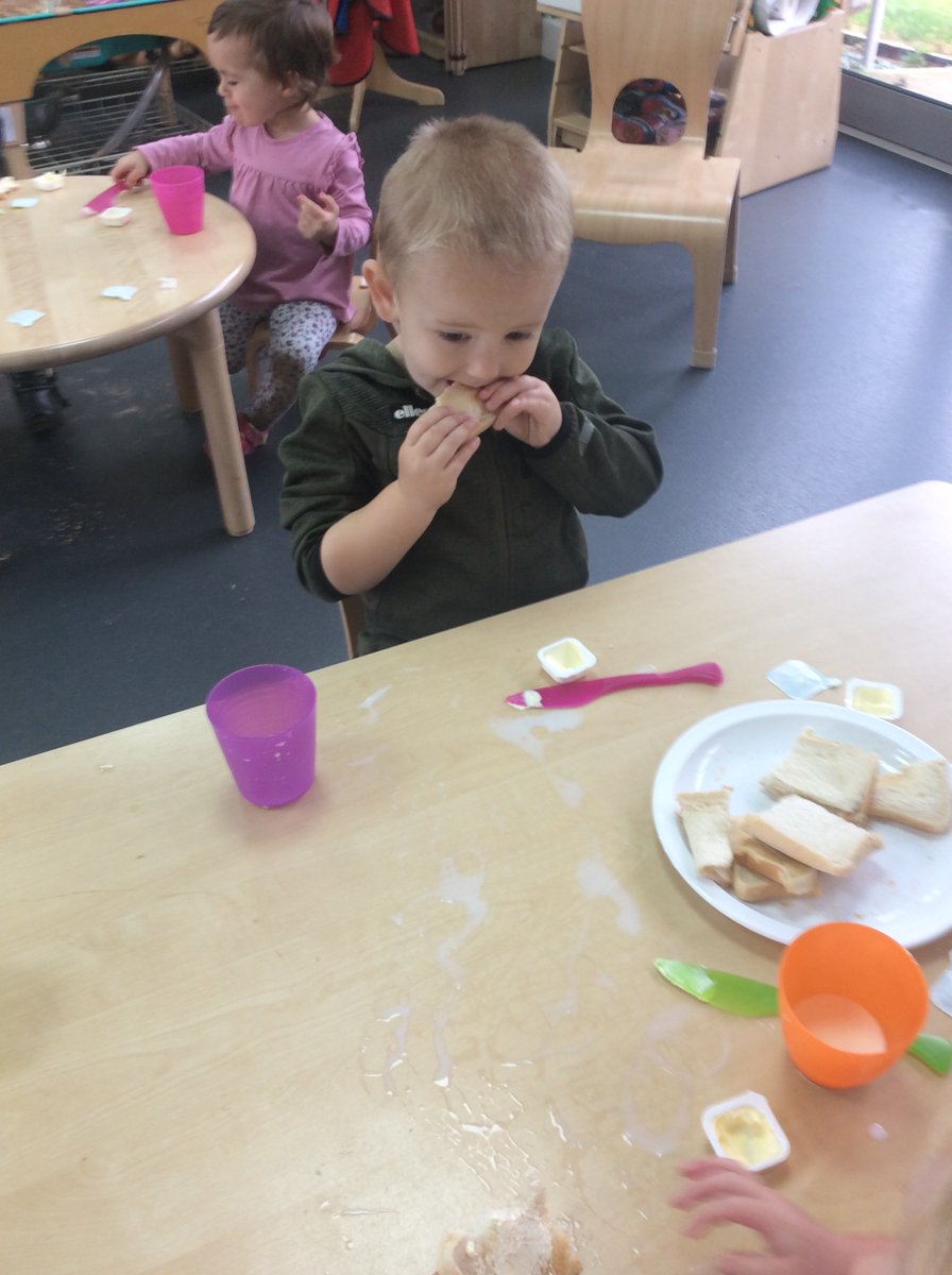 MissBarrott's tweet photo. @FSMansel Toast cafe with all our new children #independance skills at Little Nursery. https://t.co/5CacIzcEQY