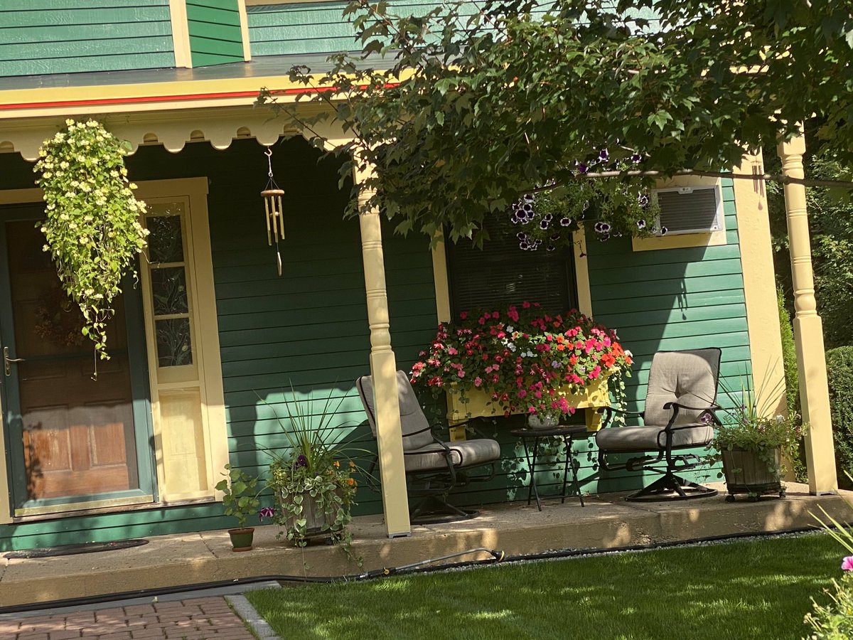 kathleenluvstea's tweet photo. Look at this house! We came across it on our drive yesterday. Isn’t it fabulous!? And those window boxes! 
Do you think they’d notice me having tea on their porch? #letshavetea #teahour #paintedladyvictorian https://t.co/E3kTRxQniV