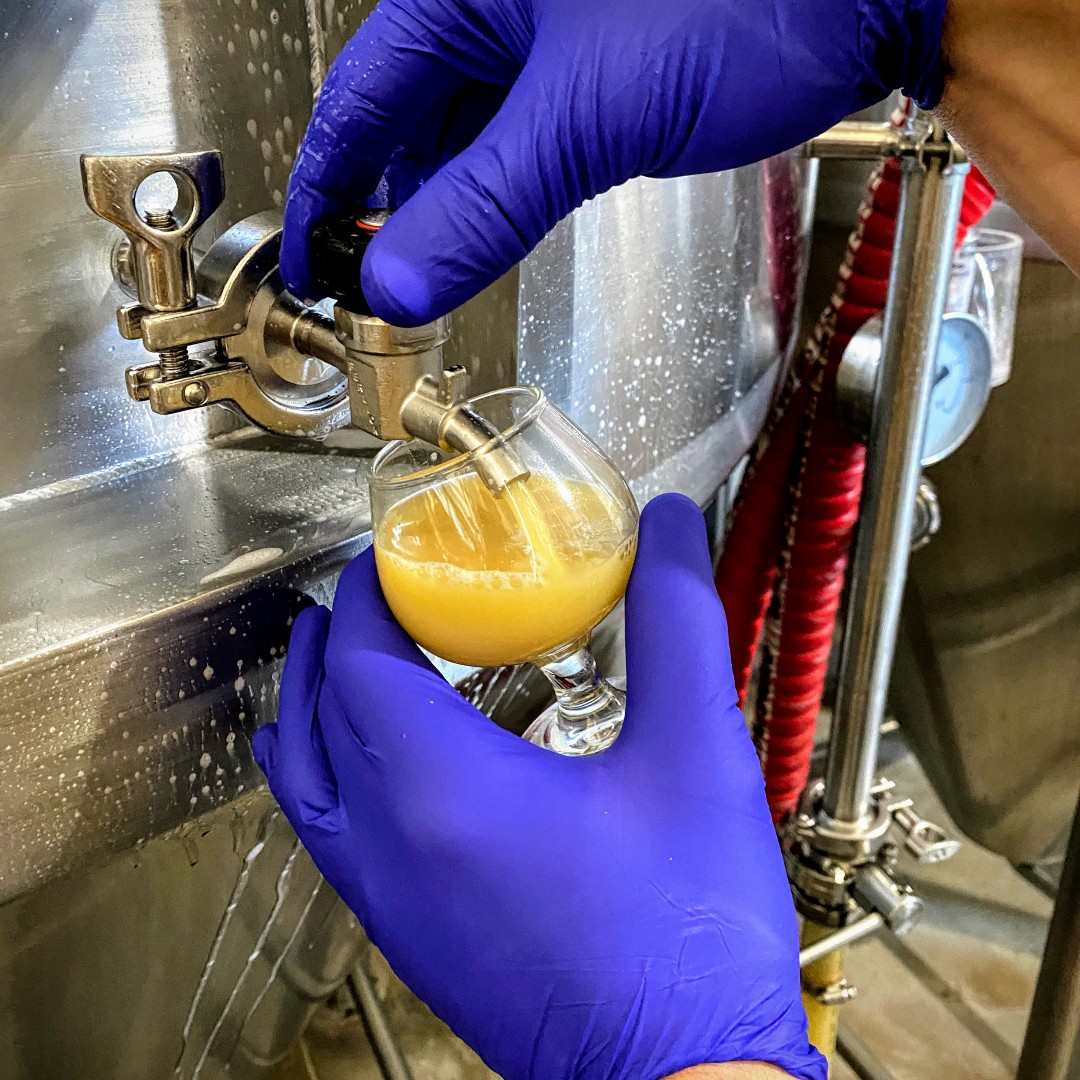 redlegbrewco's tweet photo. A hazy look at our new seasonal coming up! It's going to be out of this world delicious 🛰️🌌🪐🧑🚀
Big Papas Grill will be today's food truck and we will have the football games on the TVs!
#brewery #cheers #cosbrewery #cosbeer #beergeek #beertography #craftbeer… https://t.co/4fpGeSdzEP