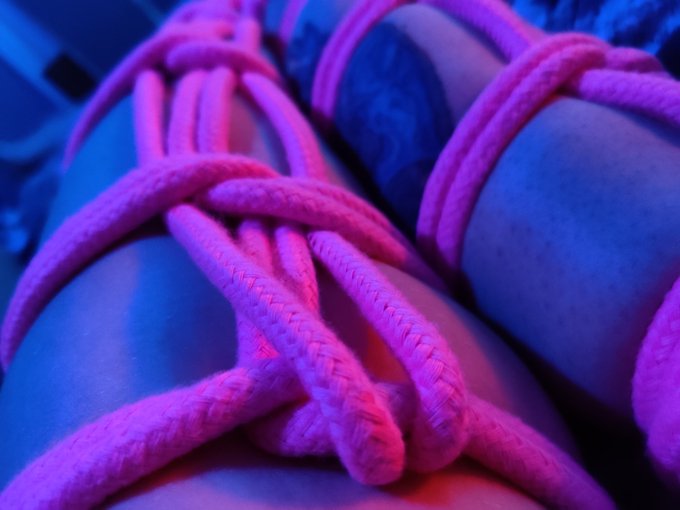 My first ever #shibari attempt what you think? https://t.co/kK3tIEVYqc<a href="/tag/shibari"class="tags">#shibari</a>