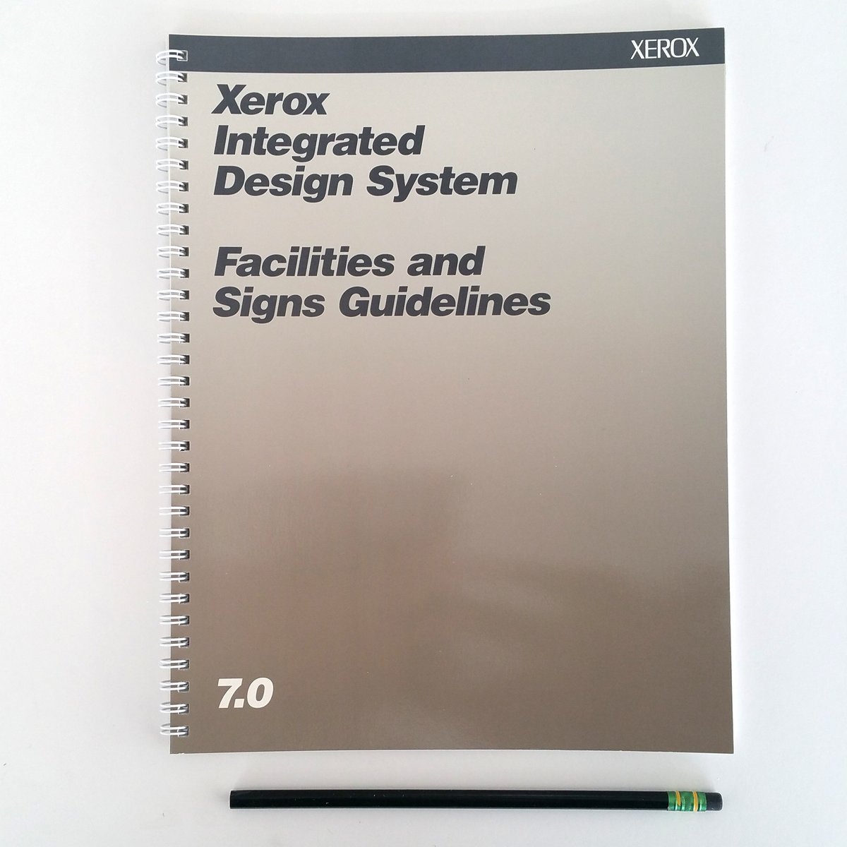 VignelliCenter's tweet photo. It's #manualsmonday! Each Monday a #standardsmanual excerpt from the #archives! The #Xerox Integrated Design System Guidelines was a huge collaborative project with #Vignelli Associates, 1985-1989. #designarchives #design More: https://t.co/T4QaioQGlO https://t.co/Q6UilvKjoS