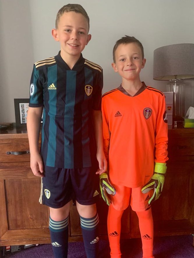 Millerbird78's tweet photo. Look at these beauts 💙💛 Waited very patiently for their ST retail vouchers &amp; I think it was worth the wait 💙⚽️ #thesebeauts #lufc #alaw #mumofboys @LUFC #mot #newkitday #awaykit #goalkeeperkit https://t.co/jqw8zQ44dz