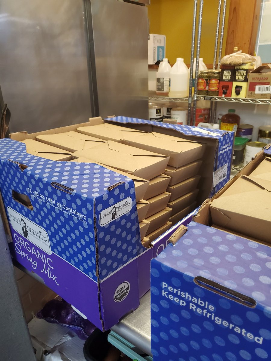 More meals going out to fire evacuees. During a very hard year it’s a big emotional boost to see a community coming together.

#czulightningcomplex #santacruz <a href="/RedCross/">American Red Cross</a> <a href="/visitsantacruz/">Visit Santa Cruz County</a> #snaptaco #tacosforhumans