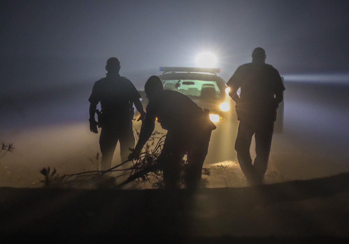 SacPolice's tweet image. 🔥These photos of SPD Officers in the North Complex /Bear Fire were sent to us by a follower and we are very thankful . We are heart broken for all those lost in these horrific fires. #sacpd #northcomplexfire #bearfire #cafires #cawildfires #westcoastfires2020 #wildfire