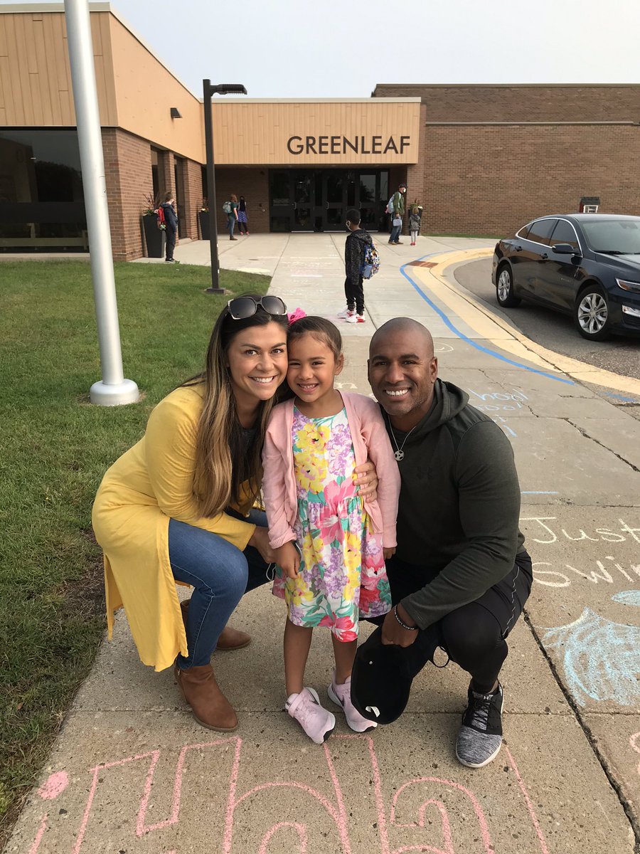 GreenleafGators's tweet photo. What a great start to our school year! #196FirstDay #196Pride https://t.co/Ebs9gBqHdB