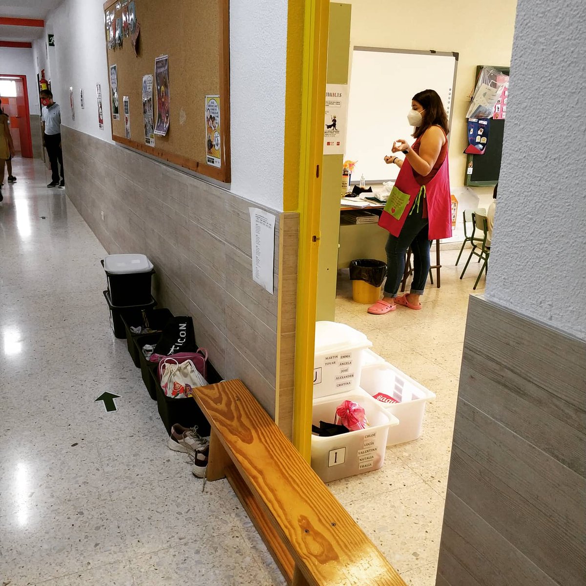 san_coop's tweet photo. Muy felices 😊 de la vuelta al cole. Después de muchos nervios el curso ha empezado sin sobresaltos y normalidad dentro de la situación que estamos viviendo

@ucoerm https://t.co/ltRAkdedGD