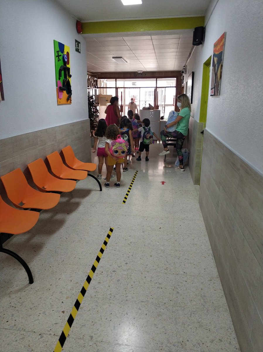san_coop's tweet photo. Muy felices 😊 de la vuelta al cole. Después de muchos nervios el curso ha empezado sin sobresaltos y normalidad dentro de la situación que estamos viviendo

@ucoerm https://t.co/ltRAkdedGD