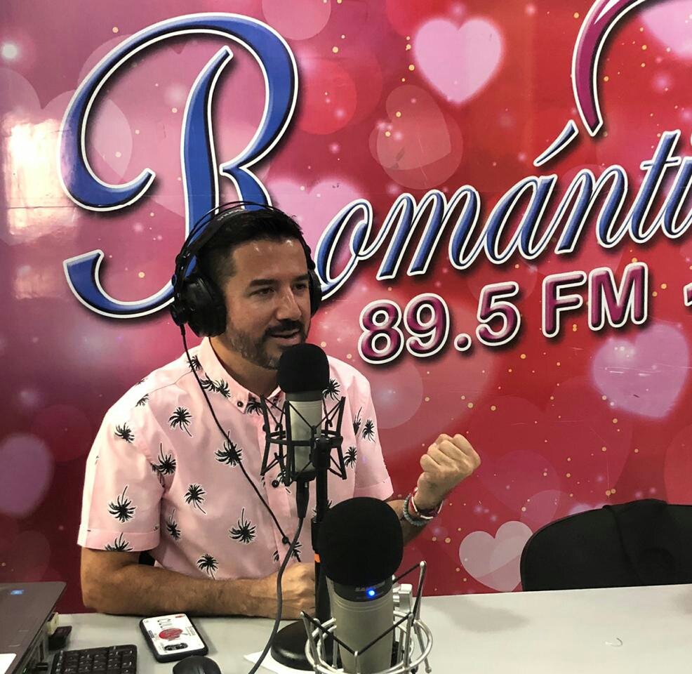 macero25's tweet photo. FELIZ DÍA DEL LOCUTOR!!! @radioramasin @Fr3dLar @belebonilla #sinpelosenlalengua #SPELL #locutor #locutores #Radio https://t.co/EtURHUCt67