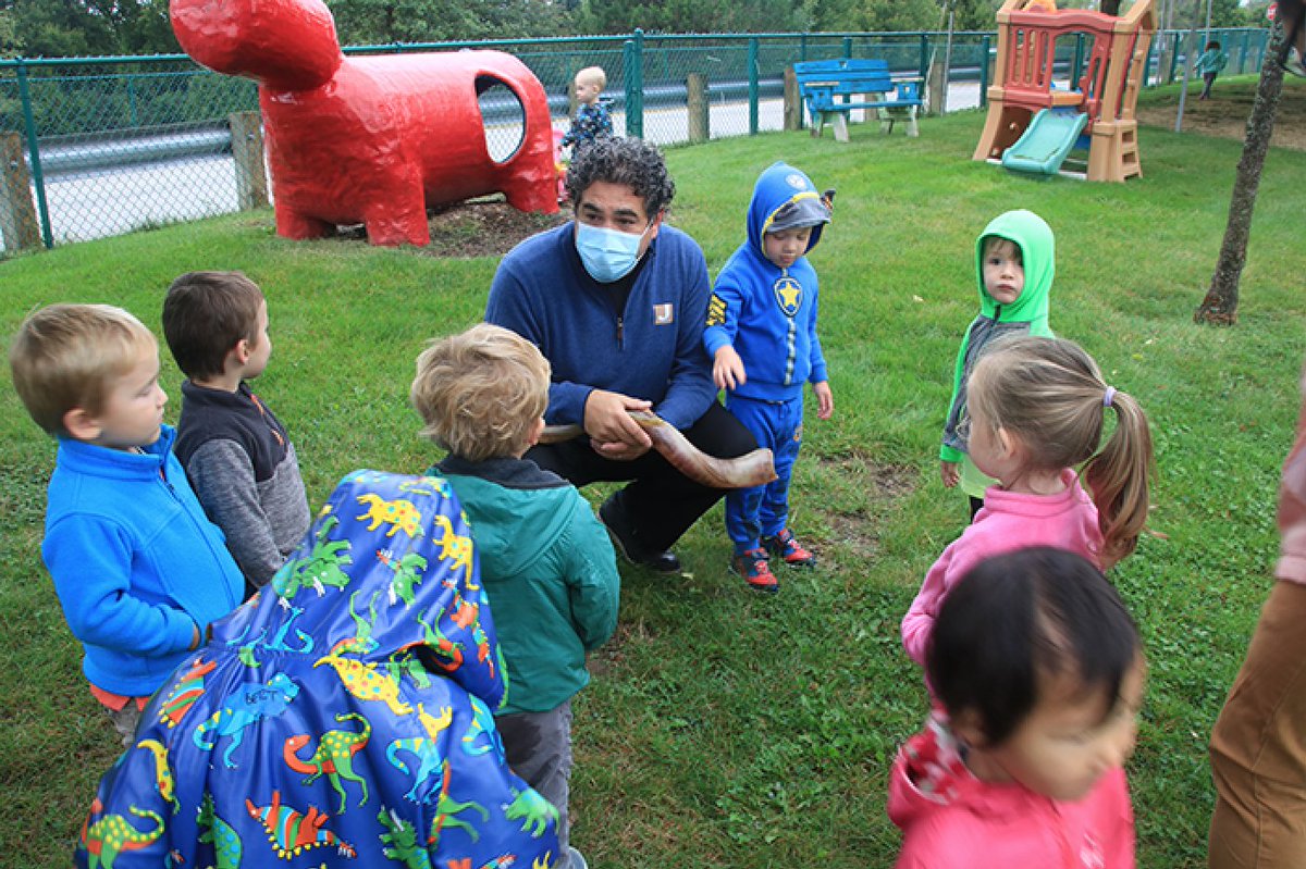 JCCMilwaukee's tweet image. It is time to blow the #Shofar! Watch Mark Shapiro, President &amp;amp; CEO of the Harry &amp;amp; Rose Samson Family JCC, teach the Gan Ami classrooms different Shofar sounds. youtube.com/watch?v=pOGJCG…