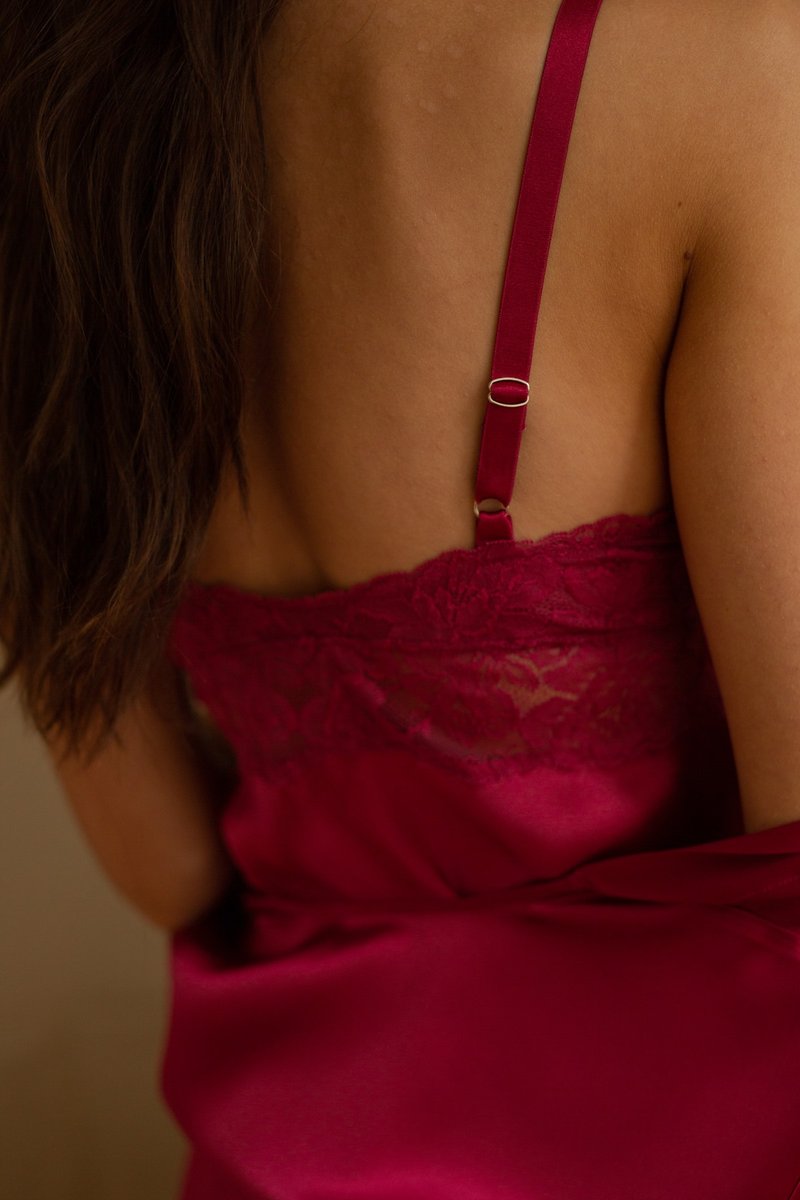 NK_iMODE's tweet photo. Get a taste of Raspberry Wine. This unique fall color adds a pop of pizzazz to your loungewear collection.⁠
⁠
#raspberrywine #nkimode #beyondthesheets #pinklingerie #silkloungewear #lingerielove #lingerielovers https://t.co/uUZNso0oUT