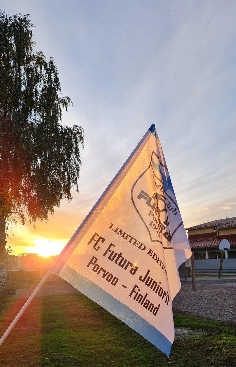 FcfjH's tweet photo. Kauden viimeinen matsi miehillä vs. #Konnat jossa jälleen kovaa taistoa ja hyviä tilanteita. Vaikka pallo ei maalin perukoille löytänyt, voidaan kuitenkin todeta että olipahan taas hauskaa! Mahtava ensimmäinen kausi huikealla porukalla!  💪⚽️ #FCFJ https://t.co/ipSyku12BK