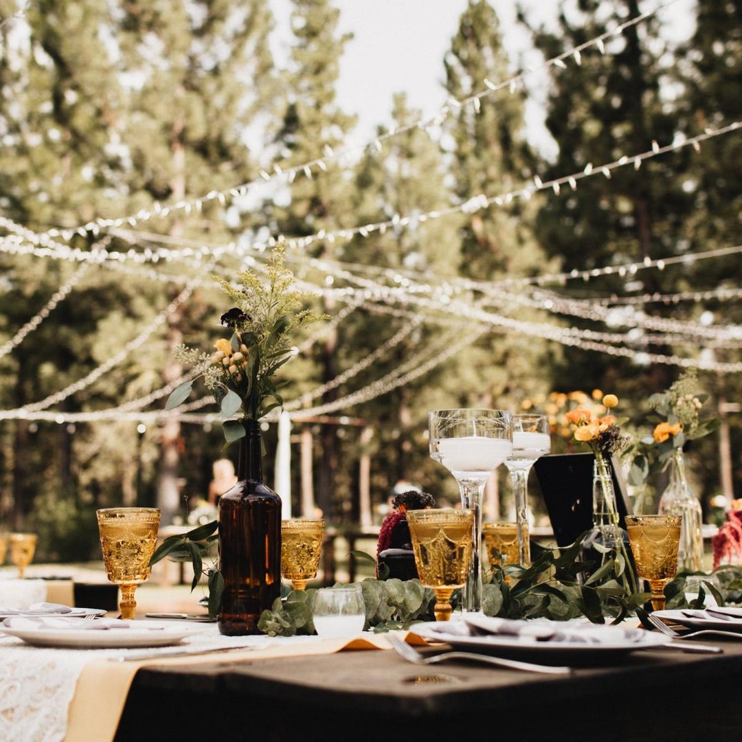 RentalsLV's tweet photo. Lighting is everything. Get in touch to find your perfect lighting match for your event. 

#CurrentEventRentals #EventRentalService #EventRentals #Wedding #TableRentals #ChairRentals #WeddingRentals #LasVegas #VegasWedding #SummerParty #DinnerParty
#Lighting #EventLighting https://t.co/pytFZHYTzY