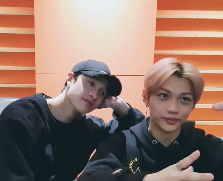 a thread of chan looking at felix like he’s his whole world