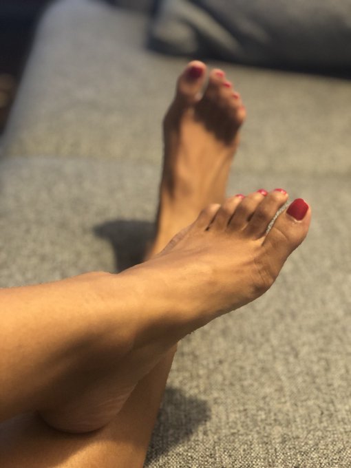I&rsquo;ve felt so unattractive these past few months. So I decided to do something about it and got a mani