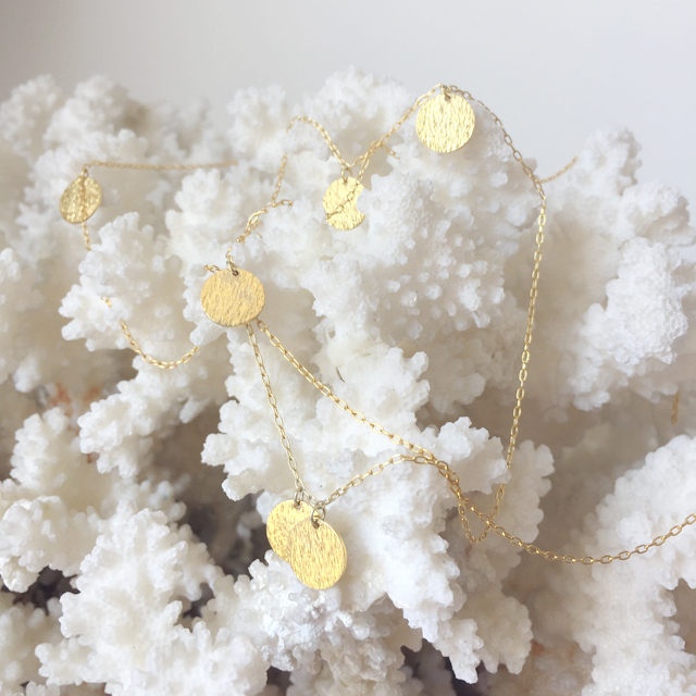 JudithXJules's tweet photo. Gold beauties 💫  stranded on a coral branch 🐚

#coral #reef #ocean #sea #beautiful #coralreef #aquarium #nature #beauty #beach #swimming #gold #goldjewelry #charmbracelet #beachnecklace #beachgold 
#summerjewelry #jewelry #uniquejewelry https://t.co/OmpvLH9r5O