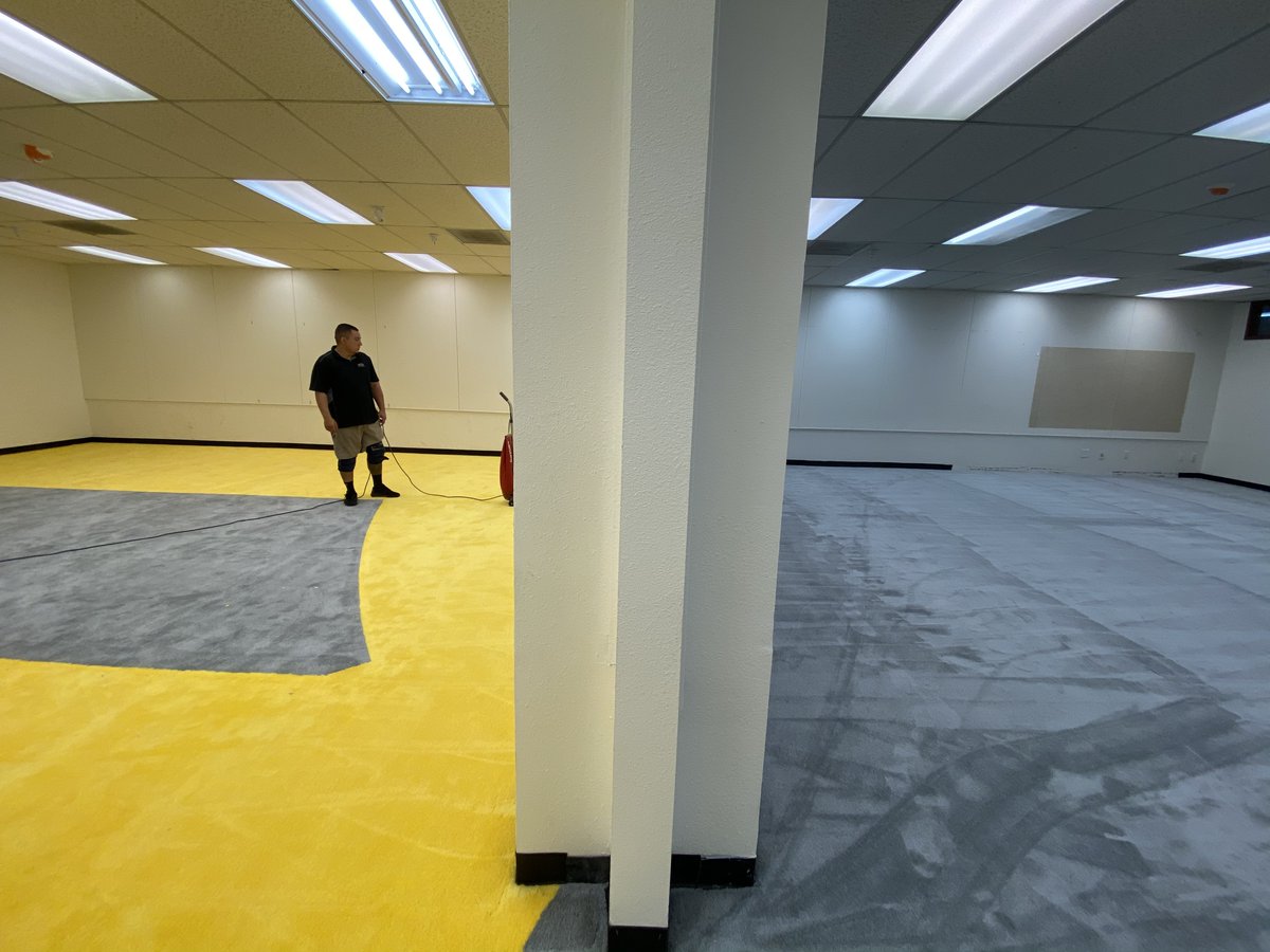 When you cancel your user conference, what do you do with all the unused carpet? ♻️

@ZendeskImpact put #ZendeskRelate carpeting to good use. It was shipped &amp; installed in the <a href="/RESCUEorg/">IRC - International Rescue Committee</a> welcome center, a space to give respite to families recently released from <a href="/ICEgov/">U.S. Immigration and Customs Enforcement</a> detention.