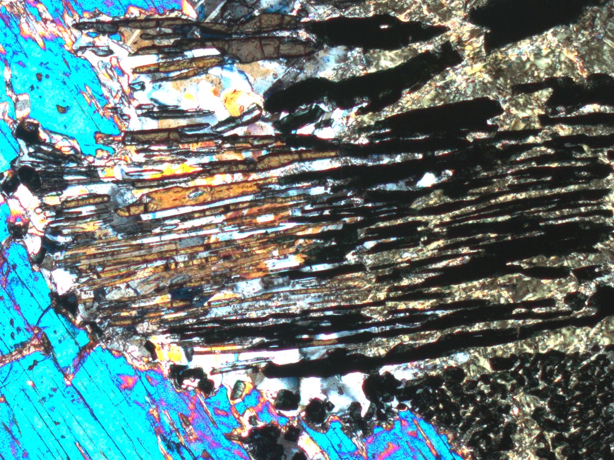 Corundum is beautiful, useful, very hard, nice also under the  #microscope (left in the contact aureole of Cima d'Asta, Italy; right in xenoliths from La Galite, Tunisia),BUT, petrologically, it creates (to me) more problems than provide answers