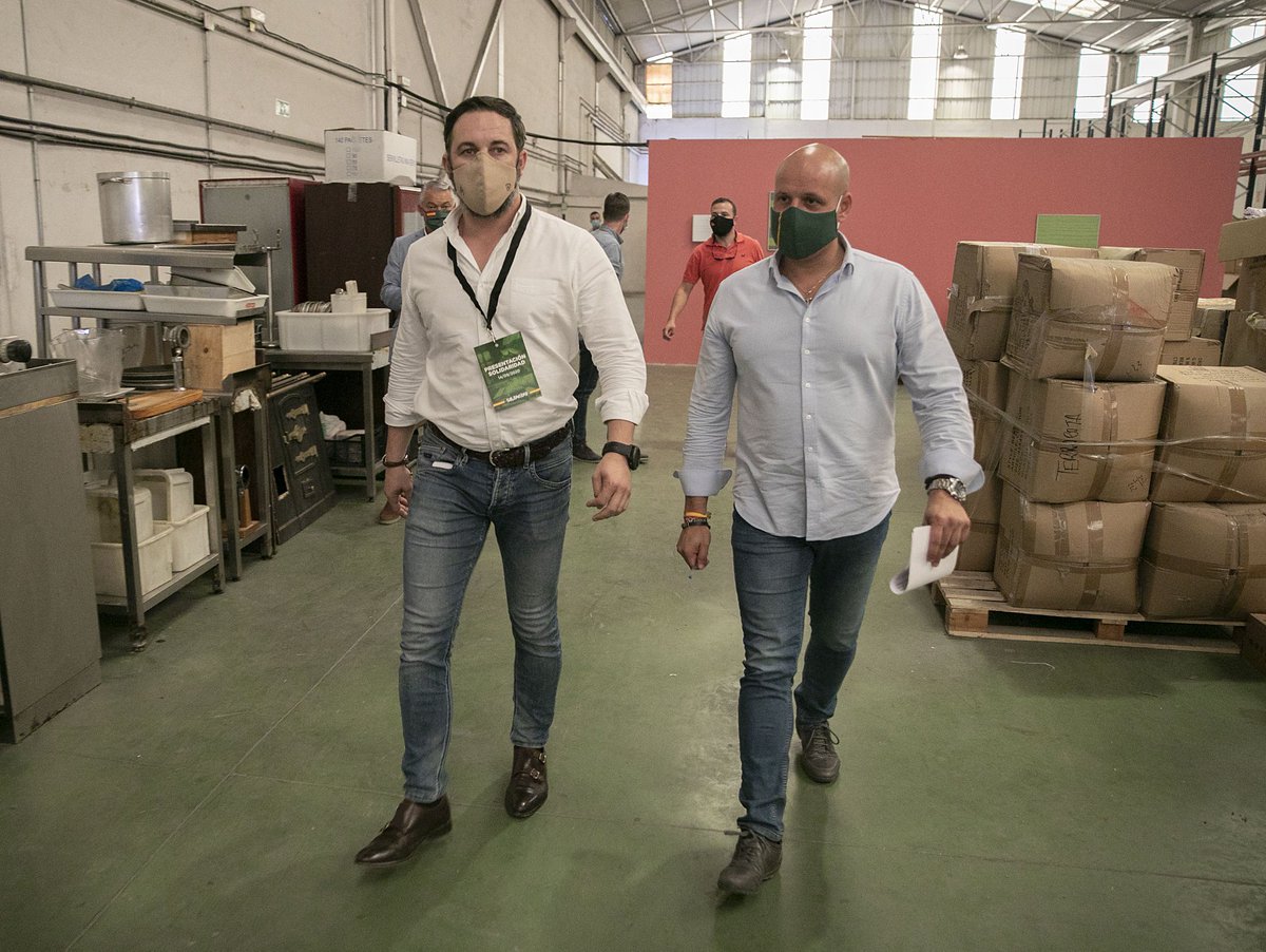 Santi_ABASCAL's tweet photo. Ha sido un honor acompañar a los fundadores del sindicato @solidaridad_esp , primer sindicato nacional de carácter patriótico y anticomunista y contrario a las oligarquías globalistas y corruptas. 
¡Ellos ni robarán el dinero de los parados ni se venderán por un plato de gambas! https://t.co/R6ffnpZUyp
