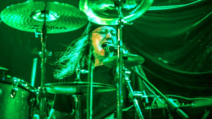 eyeball_band's tweet photo. [INTERVIEW] : 

Trey speaks to @metalcoffeepr "The Grinder" about being a vocalist with EYEBALL.

#EyeballBand #musicblog #interview
https://t.co/4C2AIdNG3c https://t.co/is5wtJoNLd