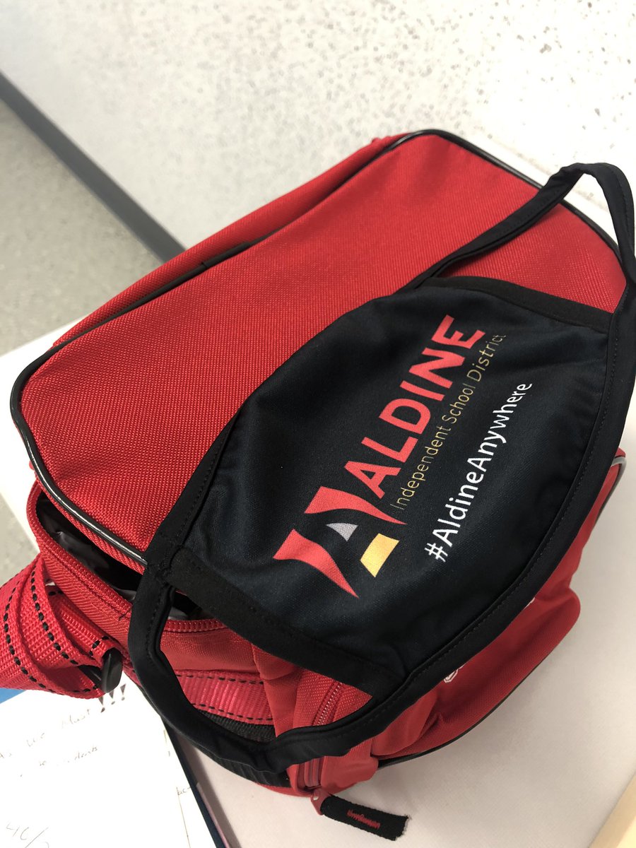 ldlandry2017's tweet image. Administration welcomed teachers and staff with gifts and a groovy soul train line. What a great way to start the very hard 1st day. 🤩🤩@MeadMS_AISD #AldineAnywhere #MeadHistory #JaguarNation