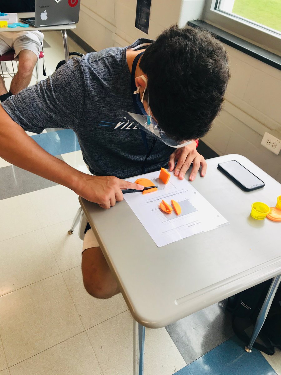 DEVONPREP's tweet image. Miss. Todd's AP Calc BC class built 3D models of volumes by cross-sections with playdoh today. Who knew Calculus could be so fun?! #apcalcbc #devonprep