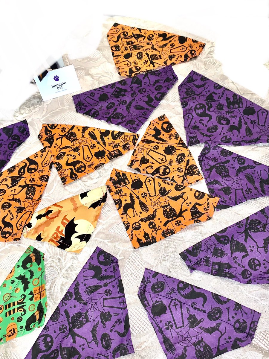 SnugglePets's tweet image. Today’s order ready to go out. It’s all Halloween at the moment. Why not get your furbabies involved too!  Dog &amp;amp; cat bandana/neckerchiefs &amp;amp; piggy corner jungle hideys. 👻🎃🎃
@TheGoodDogGuide    @gpigwheekly   @FreeFurFun