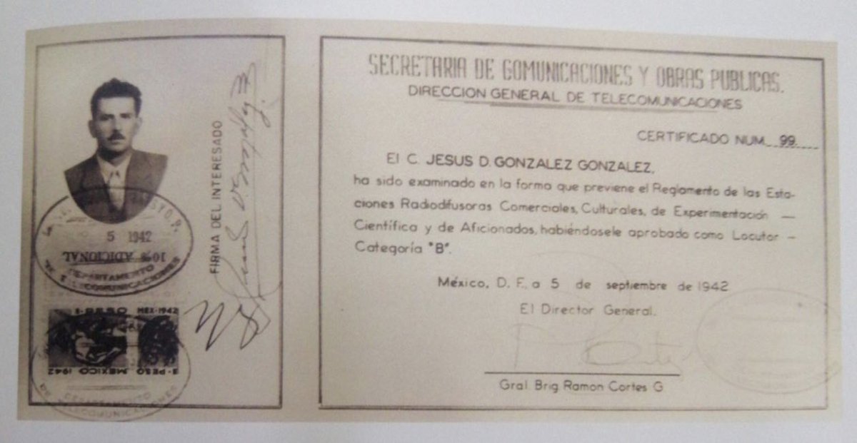 panchogzz's tweet photo. Grupo MULTIMEDIOS comenzó en 1933 con un micrófono y la voz de Don Jesús Dionisio González González. #Locutor99 

Feliz #DíaDelLocutor abuelo, un abrazo muy apretado hasta el cielo. https://t.co/TCuSnxbDaq