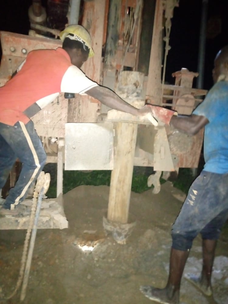 madammofficer's tweet photo. Construction of hand pump borehole at Dako Street lere Ward,Lere local government Area by #Kadruwassa.
#Project_Status:ongoing
@KDRUWASSA https://t.co/vKWUy6T8jj