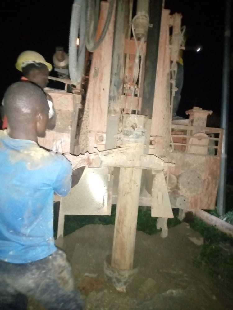 madammofficer's tweet photo. Construction of hand pump borehole at Dako Street lere Ward,Lere local government Area by #Kadruwassa.
#Project_Status:ongoing
@KDRUWASSA https://t.co/vKWUy6T8jj