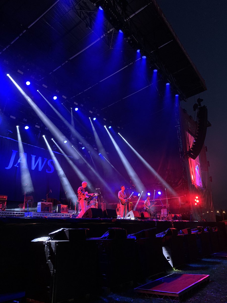 VMUnityArena's tweet image. Next up it’s @JAWSJAWSJAWSSS with some dreamy tunes 🌊 #VMUnityArena