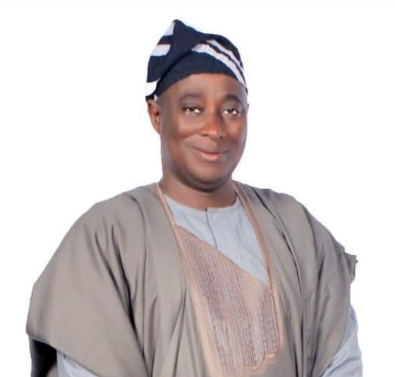OsunStateSDGs's tweet photo. Breaking News!
Engr. @shittu_williams  takes Office as SSA on Sustainable Development Goals to H.E Gov. @GboyegaOyetola of Osun State, Pledges commitment towards achieving the SDGs with focus on Governor Oyetola' Restoration Budget for Osun State. https://t.co/zbvY2oipFb