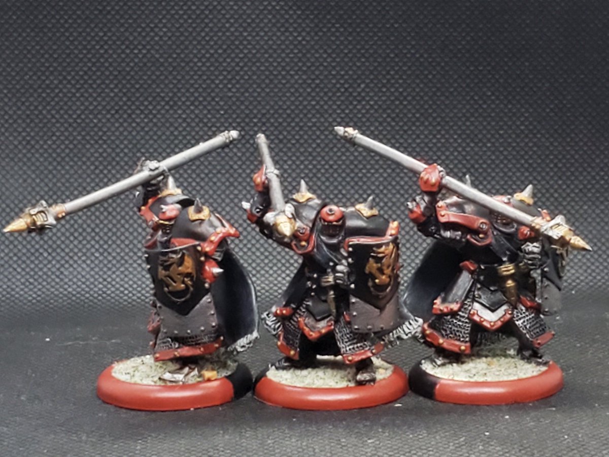 empryme's tweet photo. Cause I couldn't fit them all in, here are the close-ups of my Black Dragon #IronFangs for #MiniatureMonday. https://t.co/trKvI2potH