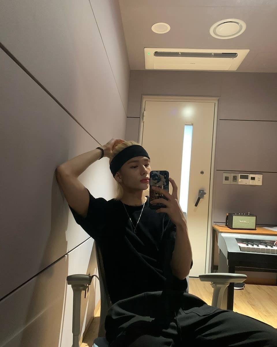 kinderhogws's tweet photo. 𝙄 𝙘𝙝𝙚𝙬, 𝙘𝙝𝙚𝙬, 𝙘𝙝𝙚𝙬 '𝙘𝙖𝙪𝙨𝙚 𝙩𝙝𝙚𝙮 𝙝𝙤𝙥𝙚 𝙄 𝙘𝙝𝙤𝙠𝙚, 𝙄'𝙢 𝙖 𝙗𝙞𝙩𝙘𝙝 𝙖𝙣𝙙 𝙖 𝙗𝙤𝙨𝙨, 𝙄'𝙢𝙖 𝙨𝙝𝙞𝙣𝙚 𝙡𝙞𝙠𝙚 𝙜𝙡𝙤𝙨𝙨

#HAPPYZOCCOLEDAY https://t.co/nbVjys0AX7
